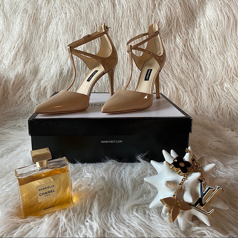 NWT Nine West Teresa T-Strap Pumps - Size 9M - Light Natural - Picture 3 of 4